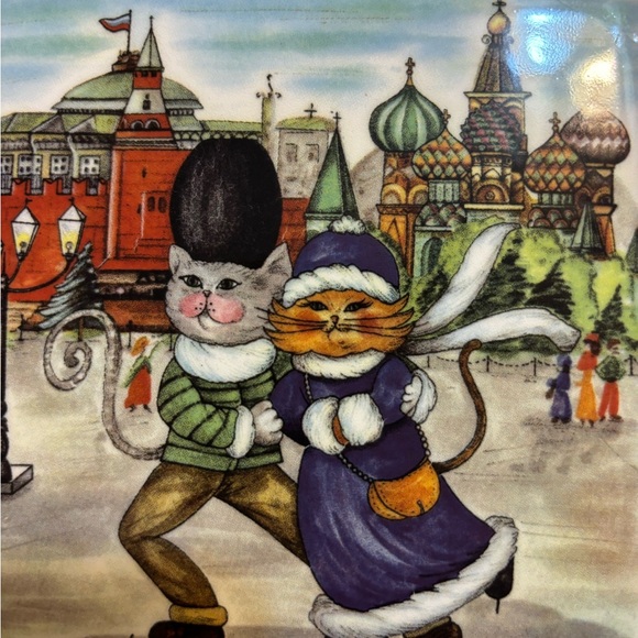 Tourist Cats Dessert Plates Decorative Wall Hanging Set of 2 Made in Italy - Picture 2 of 6